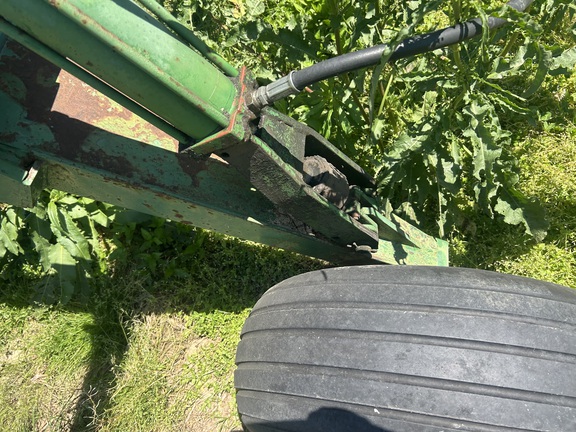 Photo of 1984 John Deere 712