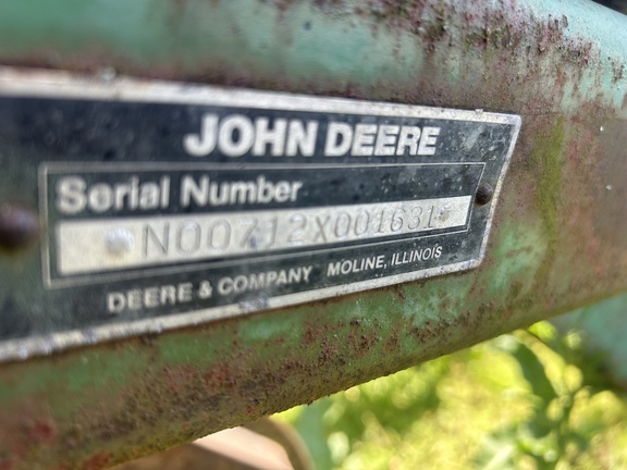 Photo of 1984 John Deere 712