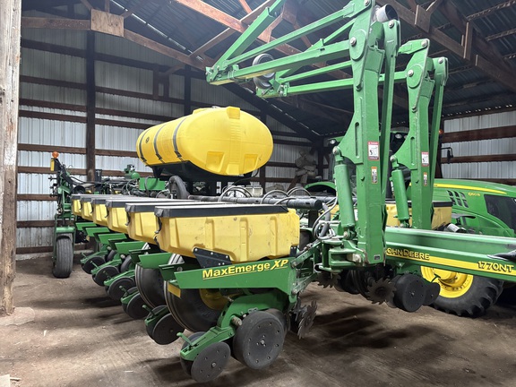 John Deere 1770NT