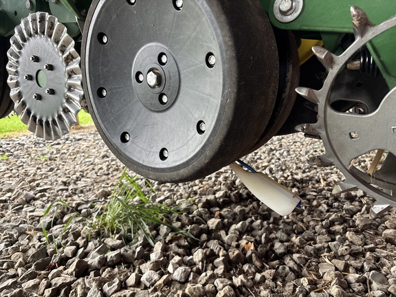 Used 2026 John Deere 1795 Planters: Drawn at Koenig Equipment in Urbana, OH - Photo8