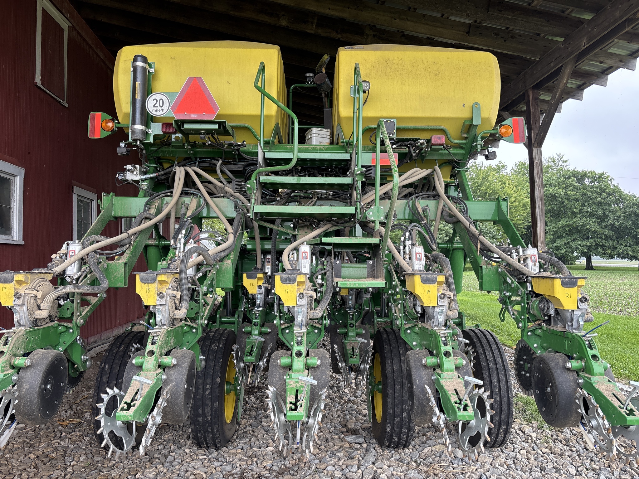 Used 2026 John Deere 1795 Planters: Drawn at Koenig Equipment in Urbana, OH - PhotoXL3