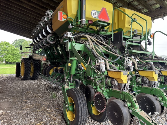 Used 2026 John Deere 1795 Planters: Drawn at Koenig Equipment in Urbana, OH - Photo6