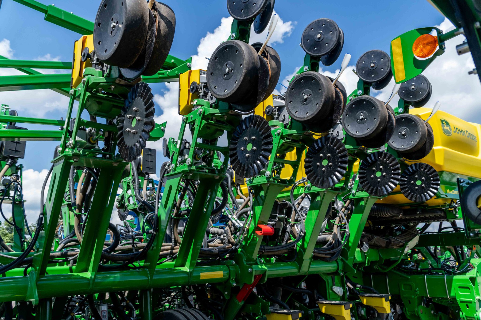 Used 2026 John Deere 1795 Planters: Drawn at Koenig Equipment in Anna, OH - PhotoXL1