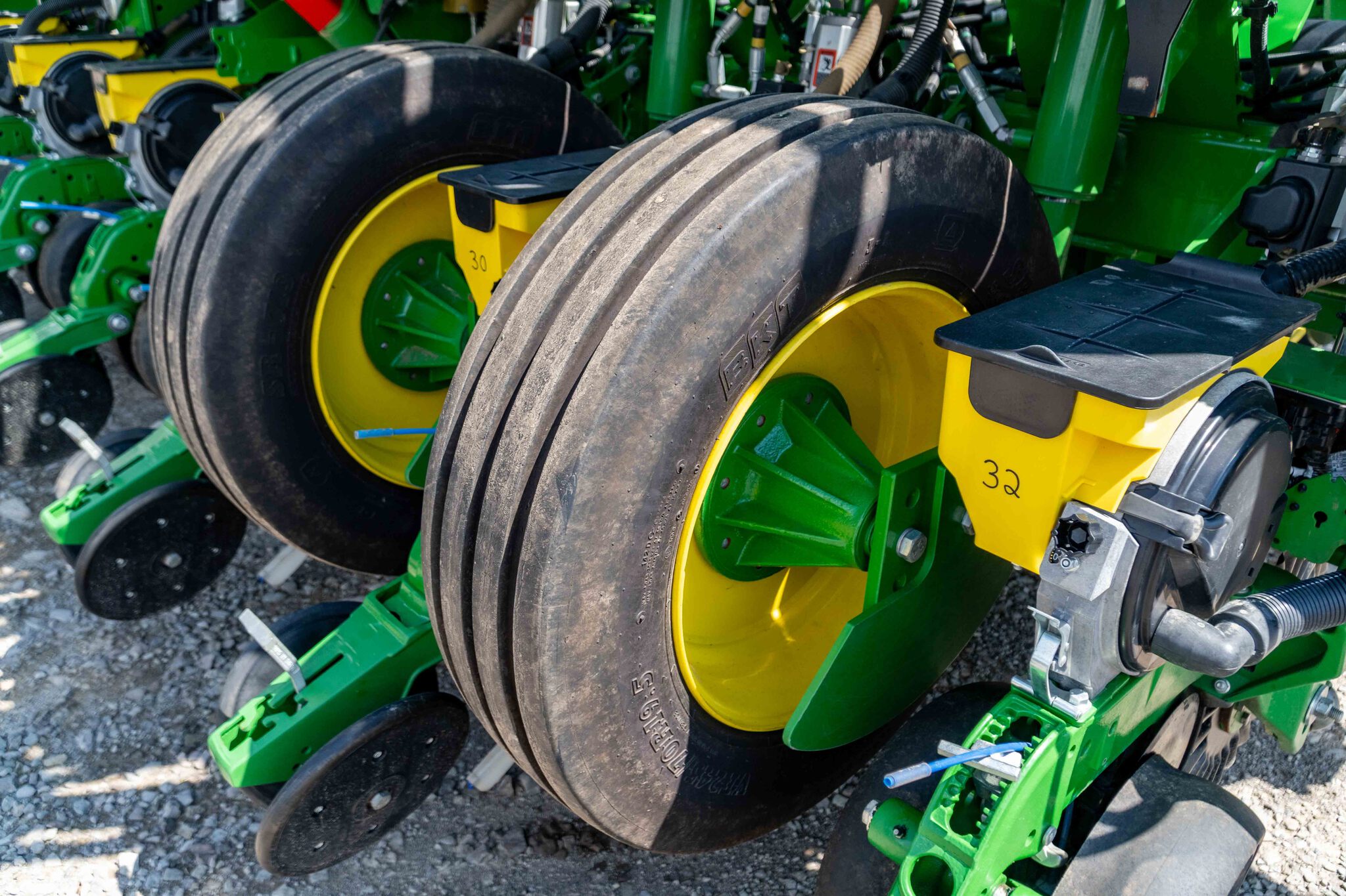 Used 2026 John Deere 1795 Planters: Drawn at Koenig Equipment in Anna, OH - PhotoXL19