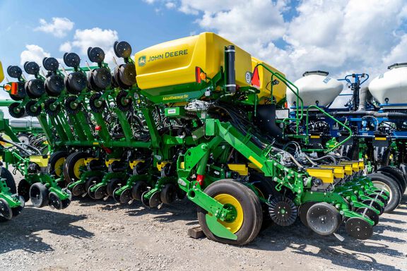 Used 2026 John Deere 1795 Planters: Drawn at Koenig Equipment in Anna, OH - Photo2