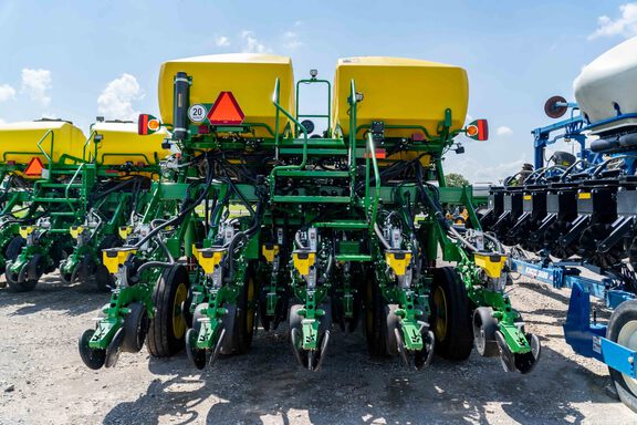 Used 2026 John Deere 1795 Planters: Drawn at Koenig Equipment in Anna, OH - Photo3