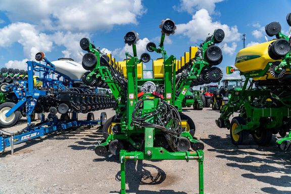 Used 2026 John Deere 1795 Planters: Drawn at Koenig Equipment in Anna, OH - Photo6