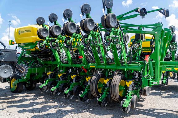 Used 2026 John Deere 1795 Planters: Drawn at Koenig Equipment in Anna, OH - Photo5