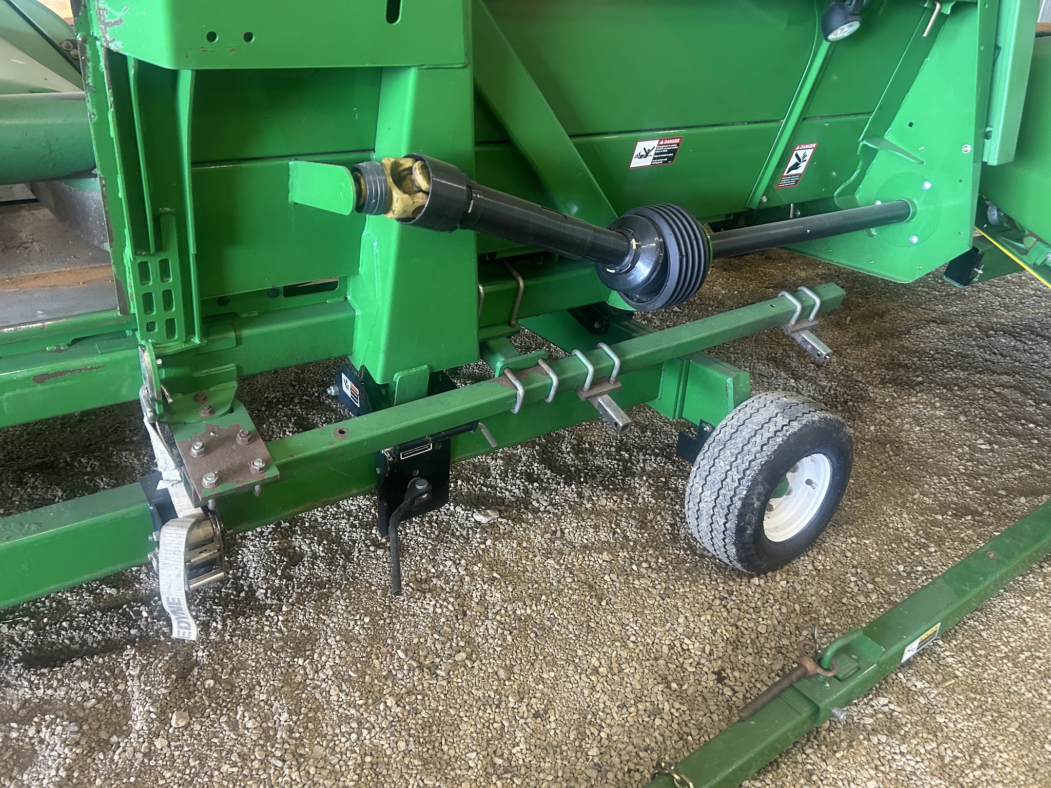 2011 John Deere 608C Image 7