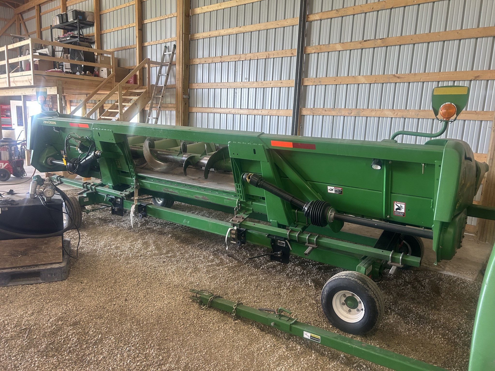 2011 John Deere 608C Image 1