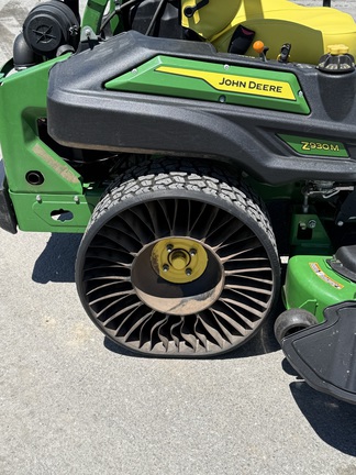 2024 John-Deere Z930M