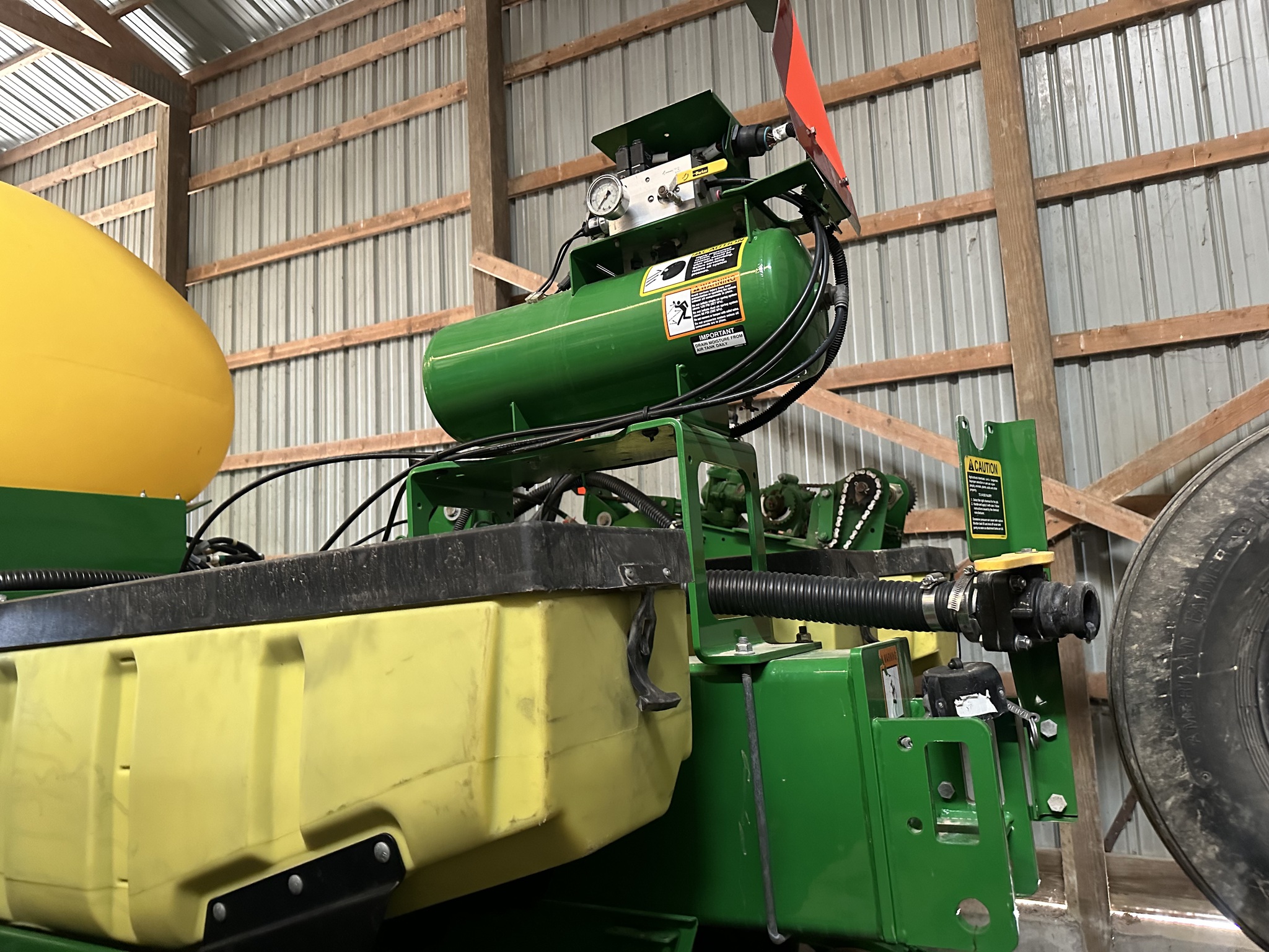 2015 John Deere 1775NT Image 4