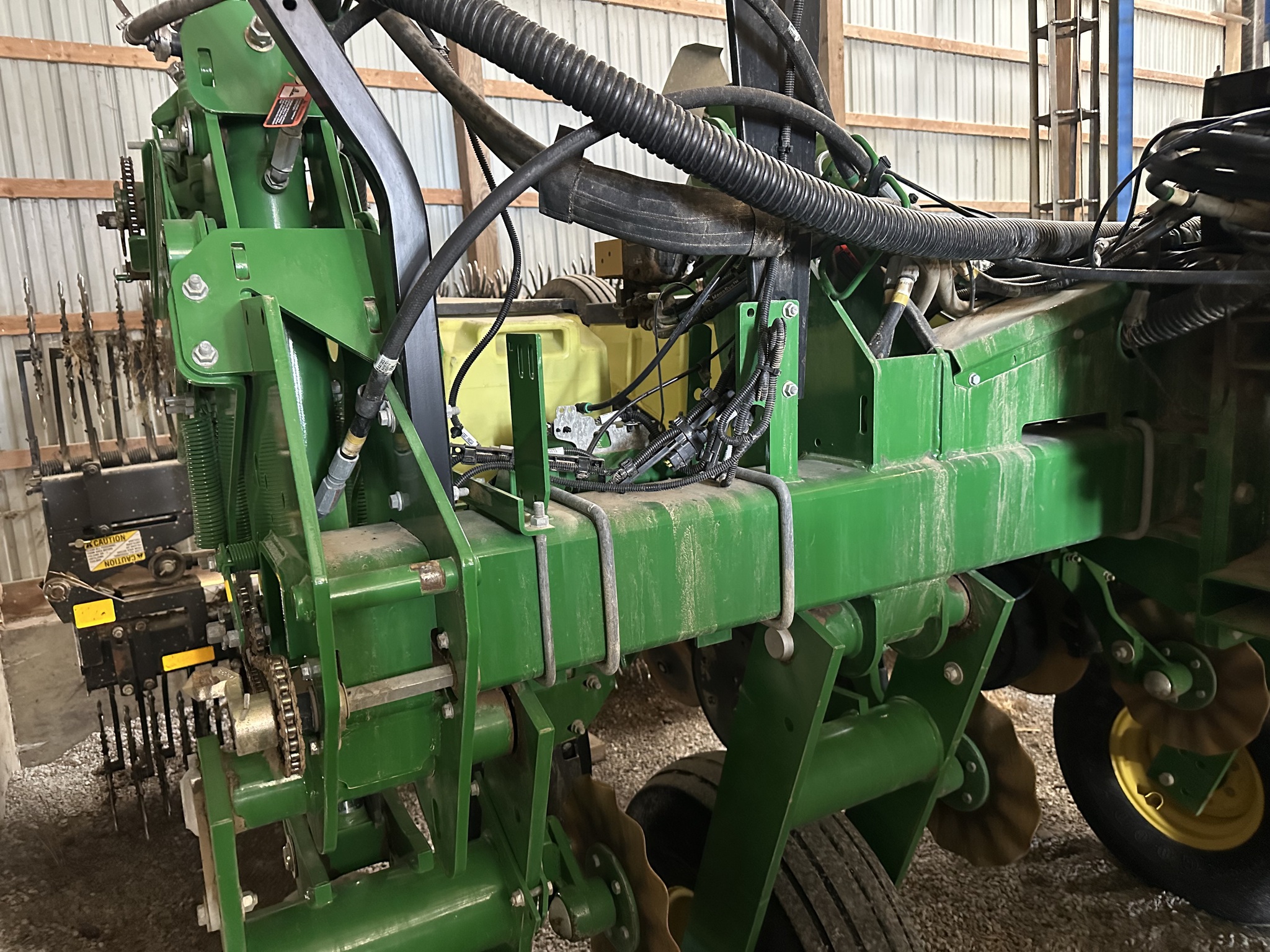 2015 John Deere 1775NT Image 9