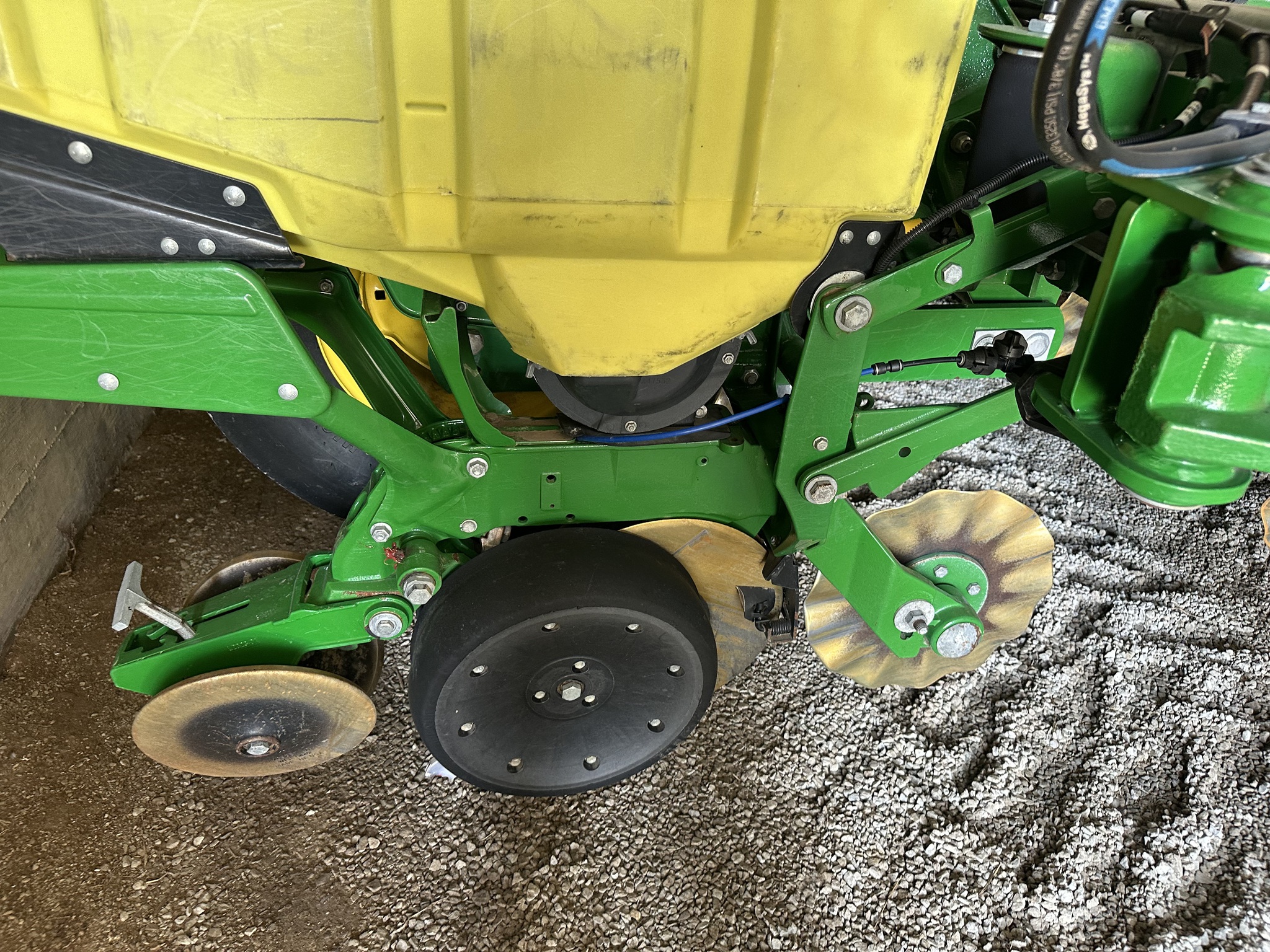 2015 John Deere 1775NT Image 13
