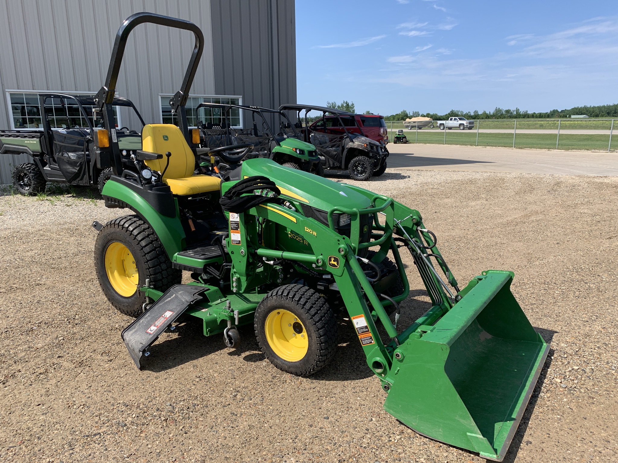 2023 John Deere 2025R