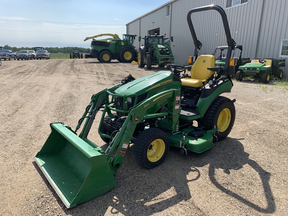Photo of 2023 John Deere 2025R