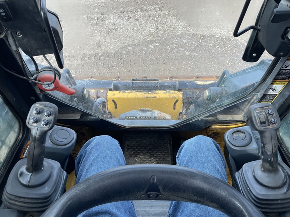 2023 John Deere 318G