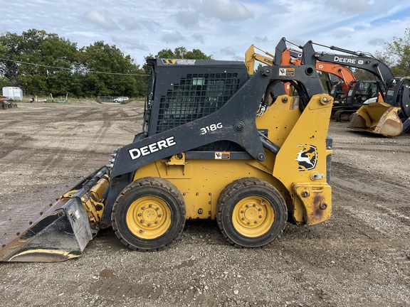 2023 John Deere 318G