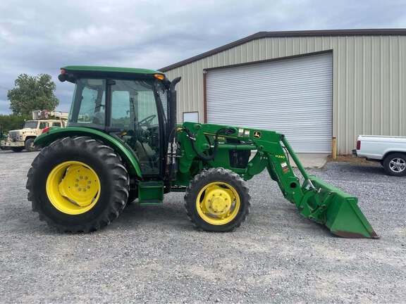 2015 John Deere 5065E-4