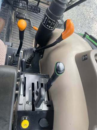 2015 John Deere 5065E-7