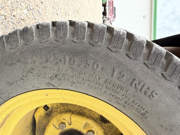 1996 John Deere 345 - Photo12