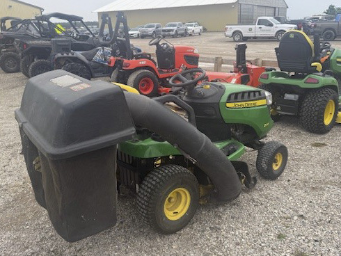 2009 John Deere D110 Lawn & Garden Tractors