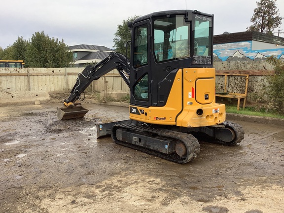 2024 John Deere 35 P