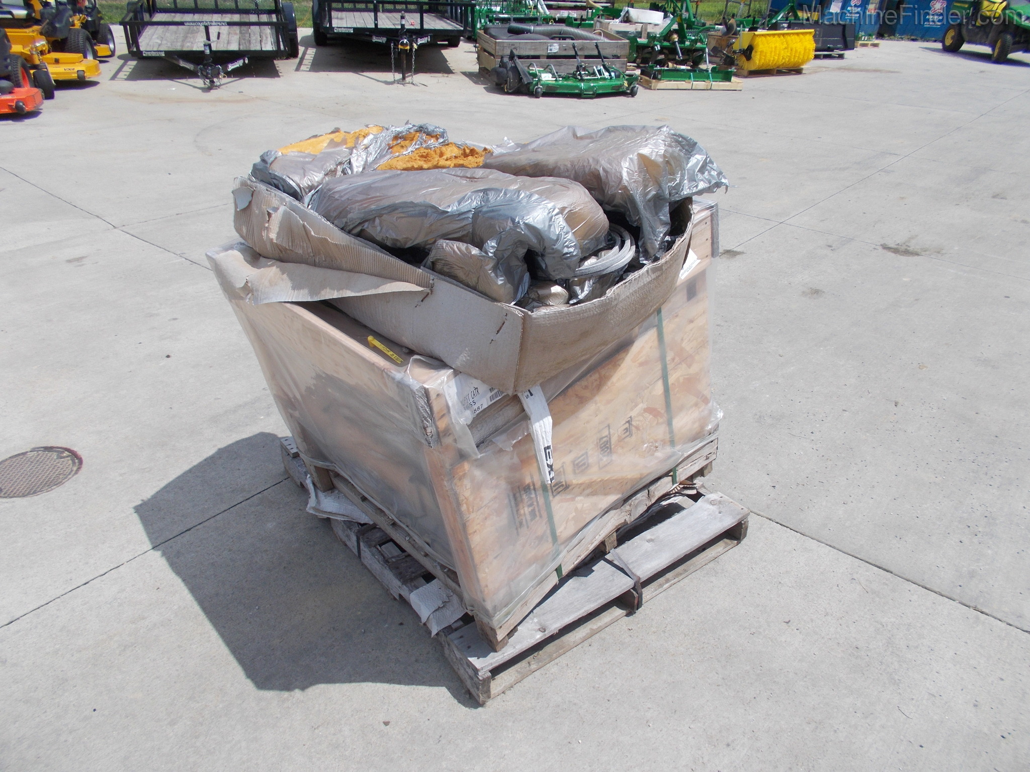 2017 Hustler BAGGER Image 3