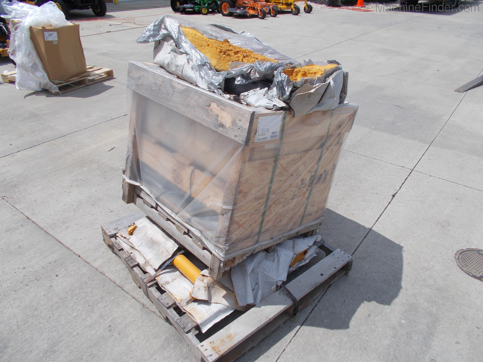 2017 Hustler BAGGER Image 6