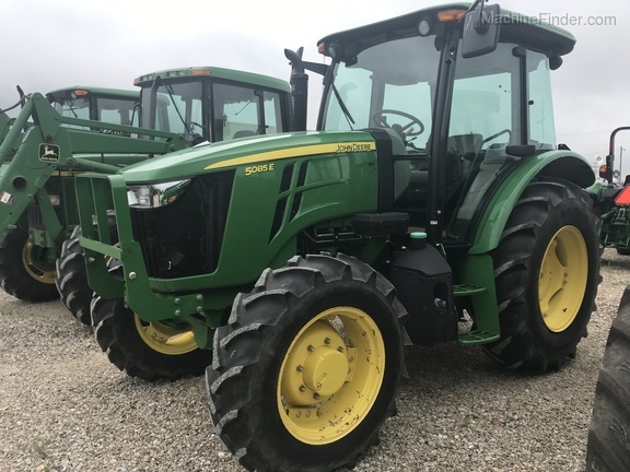 2015 John Deere 5085E Image 1