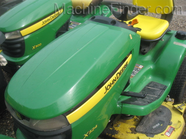 2006 John Deere X324 Image 1