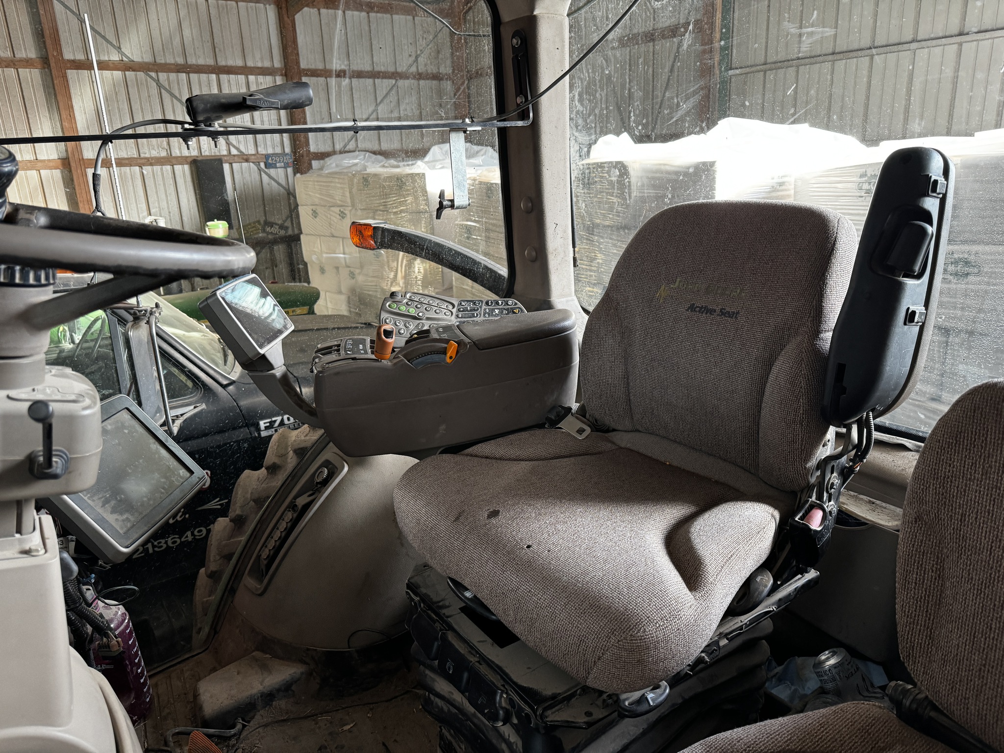 2010 John Deere 8245R Image 3