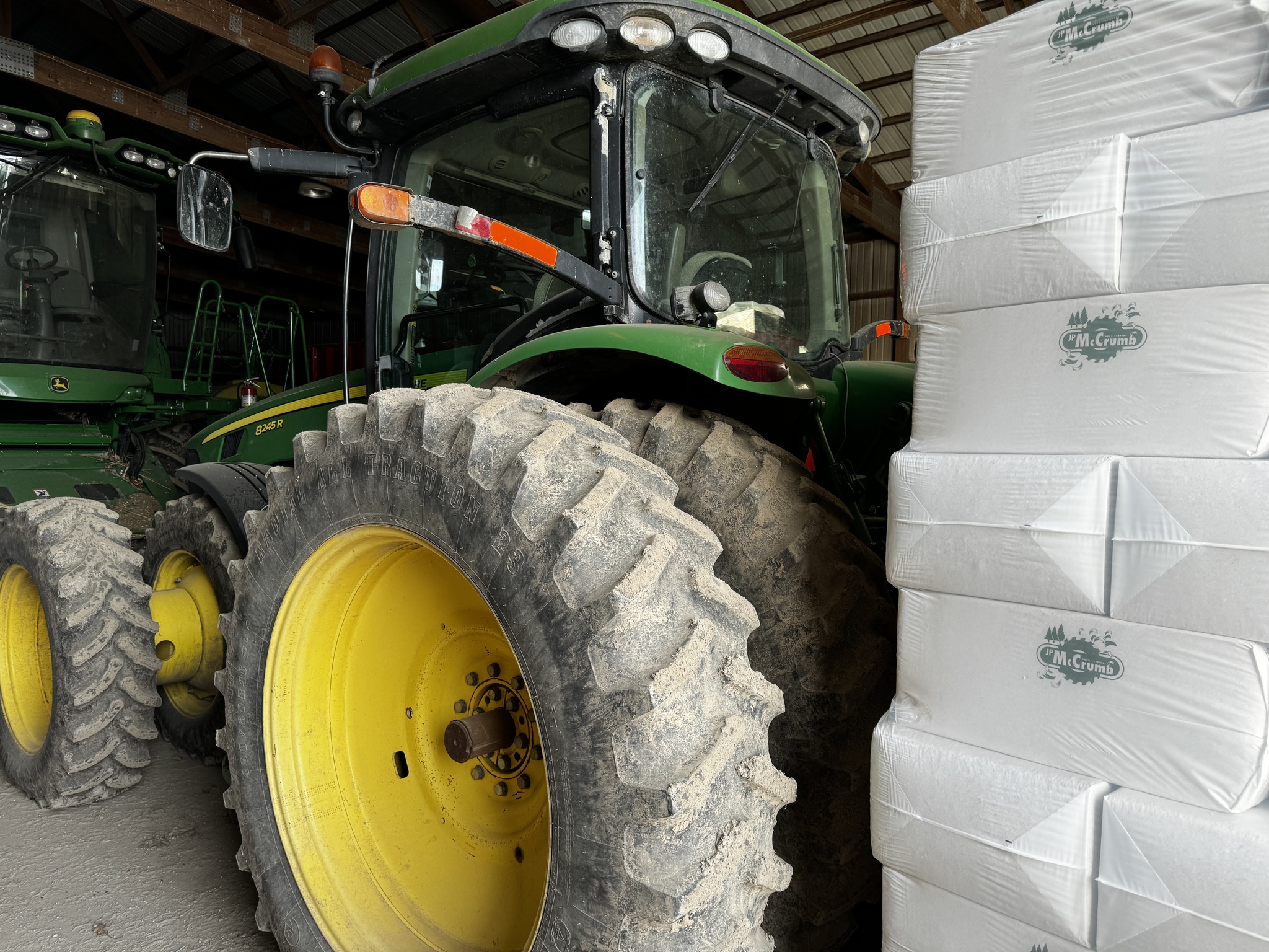 2010 John Deere 8245R Image 4