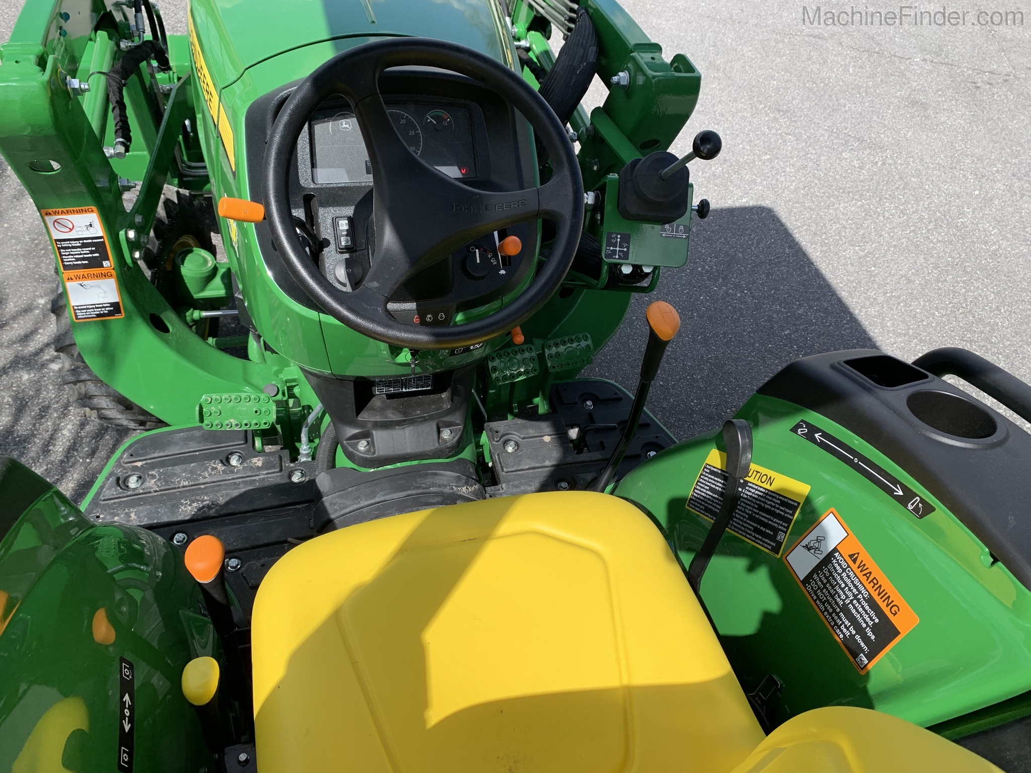 2020 John Deere 3035D Image 7