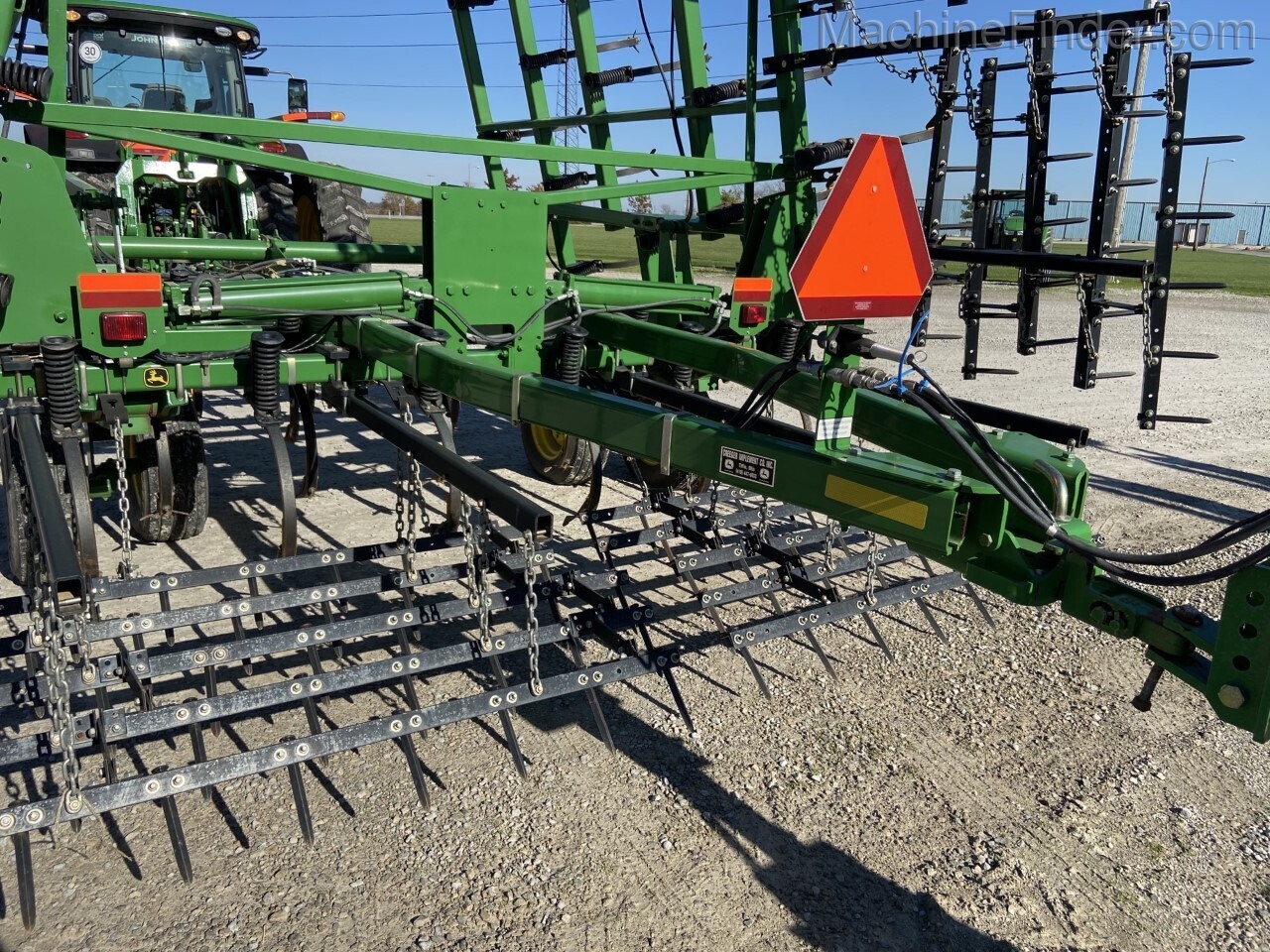 2009 John Deere 2210 Image 2