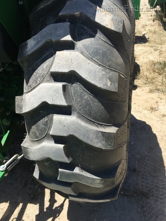 2015 John Deere 4044M Image 6