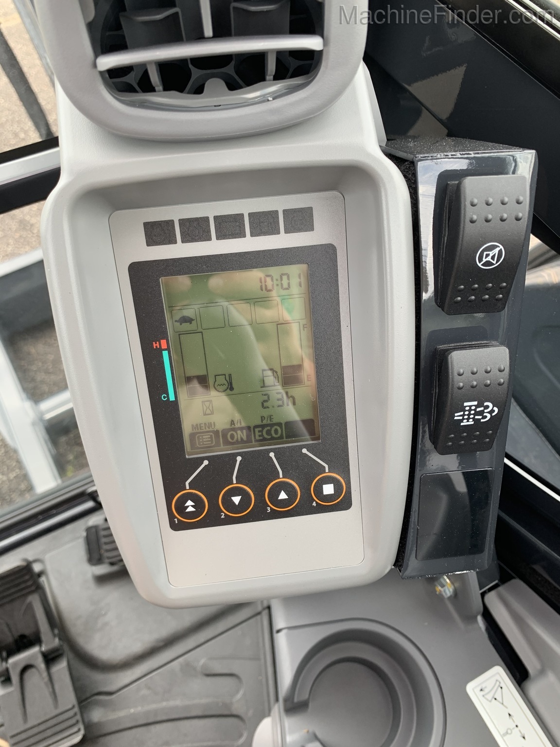 2020 John Deere 50G Image 9