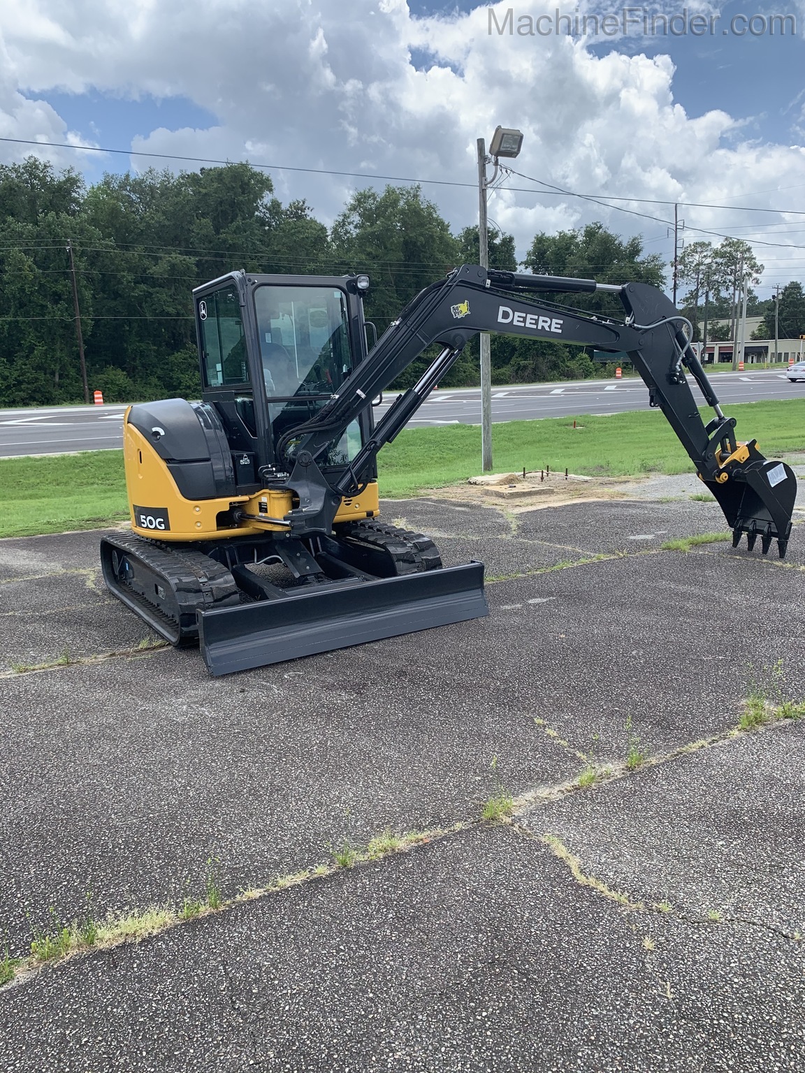 2020 John Deere 50G Image 12