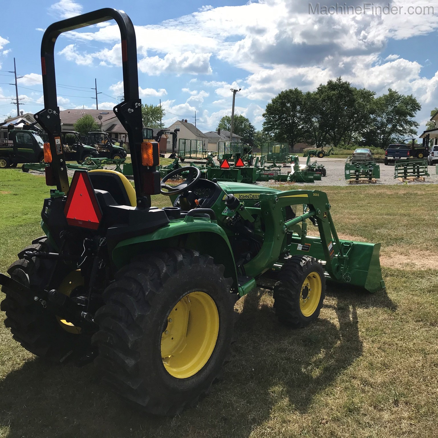 2020 John Deere 3025E Image 6