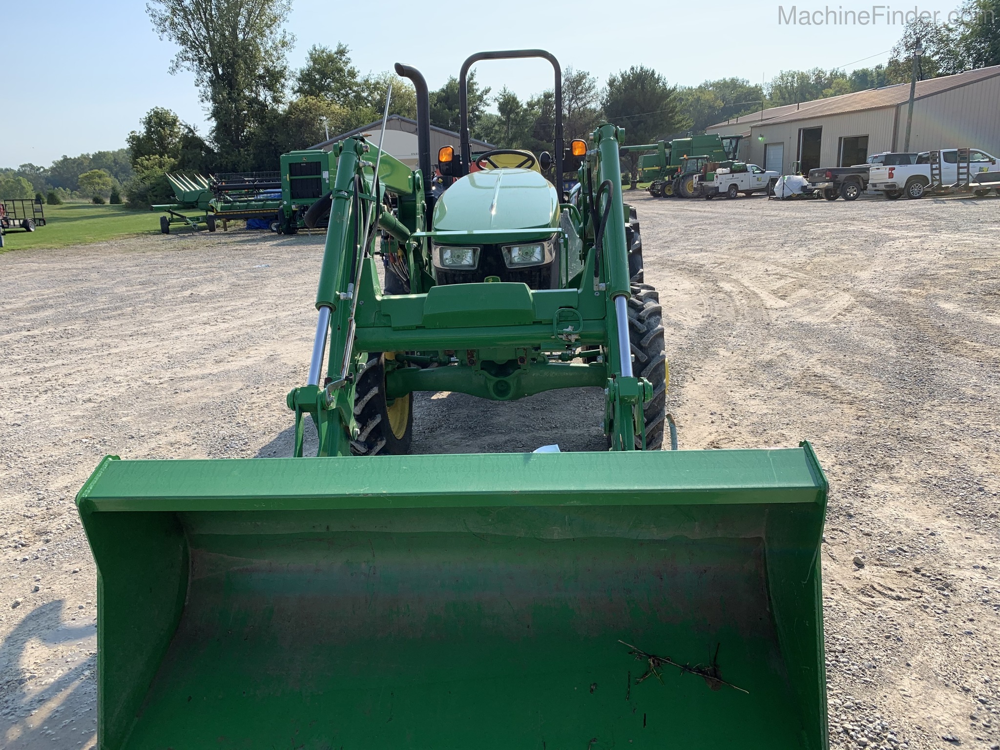 2018 John Deere 5075E Image 2