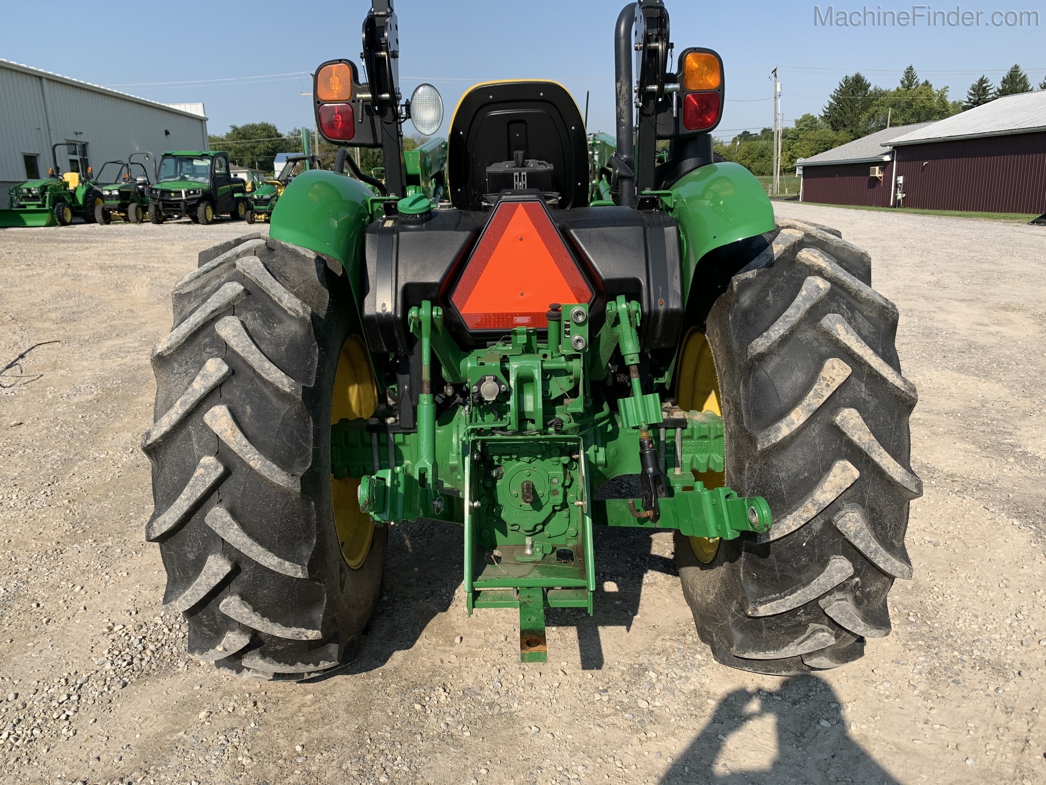 2018 John Deere 5075E Image 4