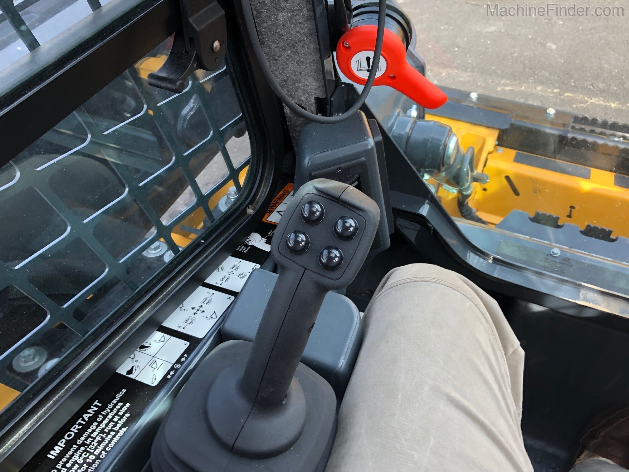 2020 John Deere 325G Image 7