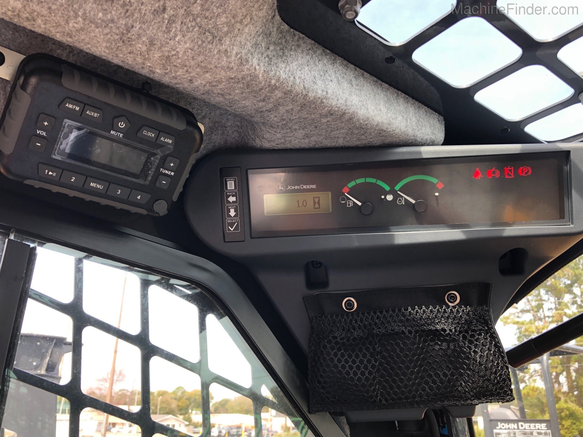 2020 John Deere 325G Image 10