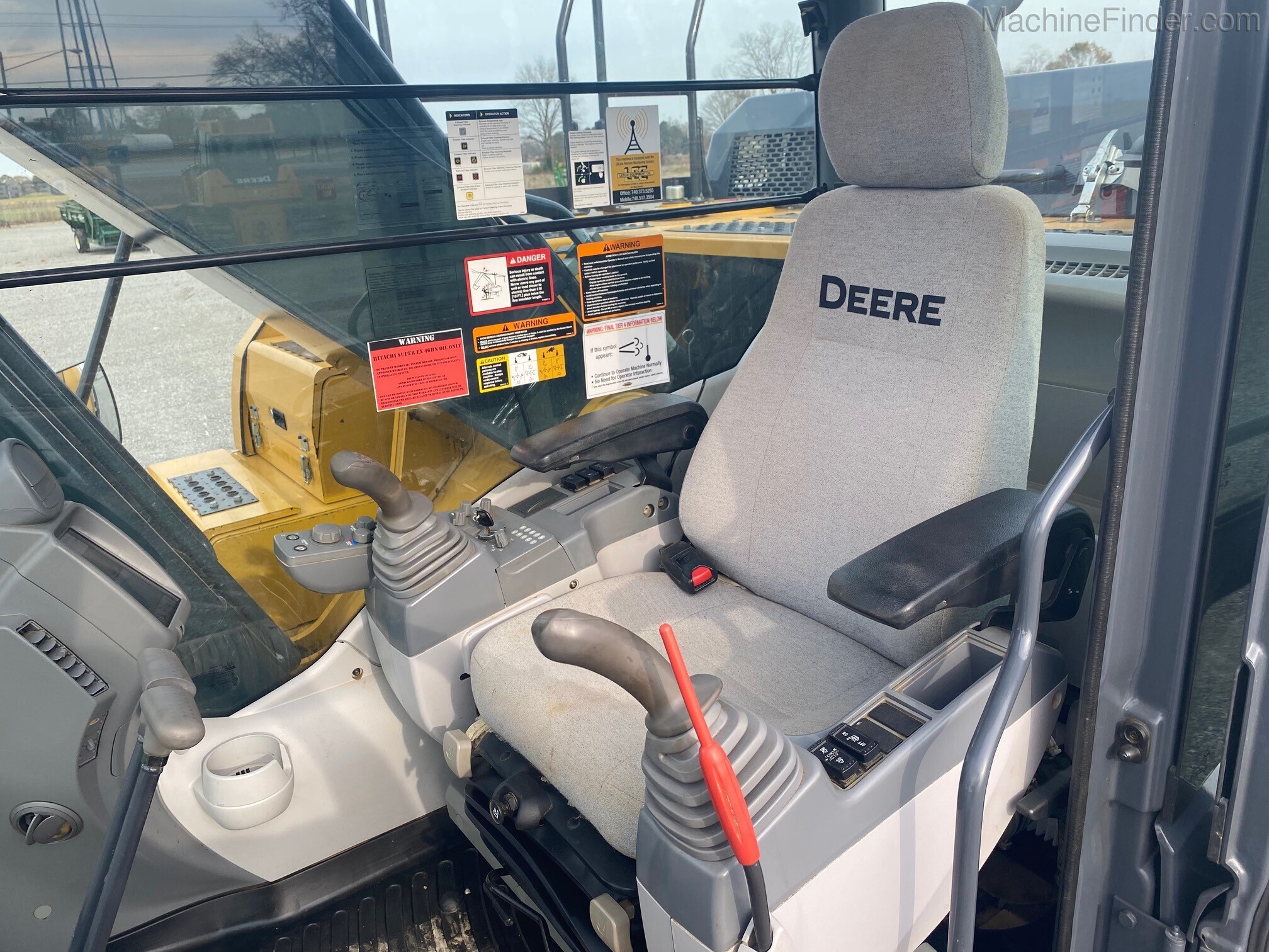 2018 John Deere 250G LC Image 10