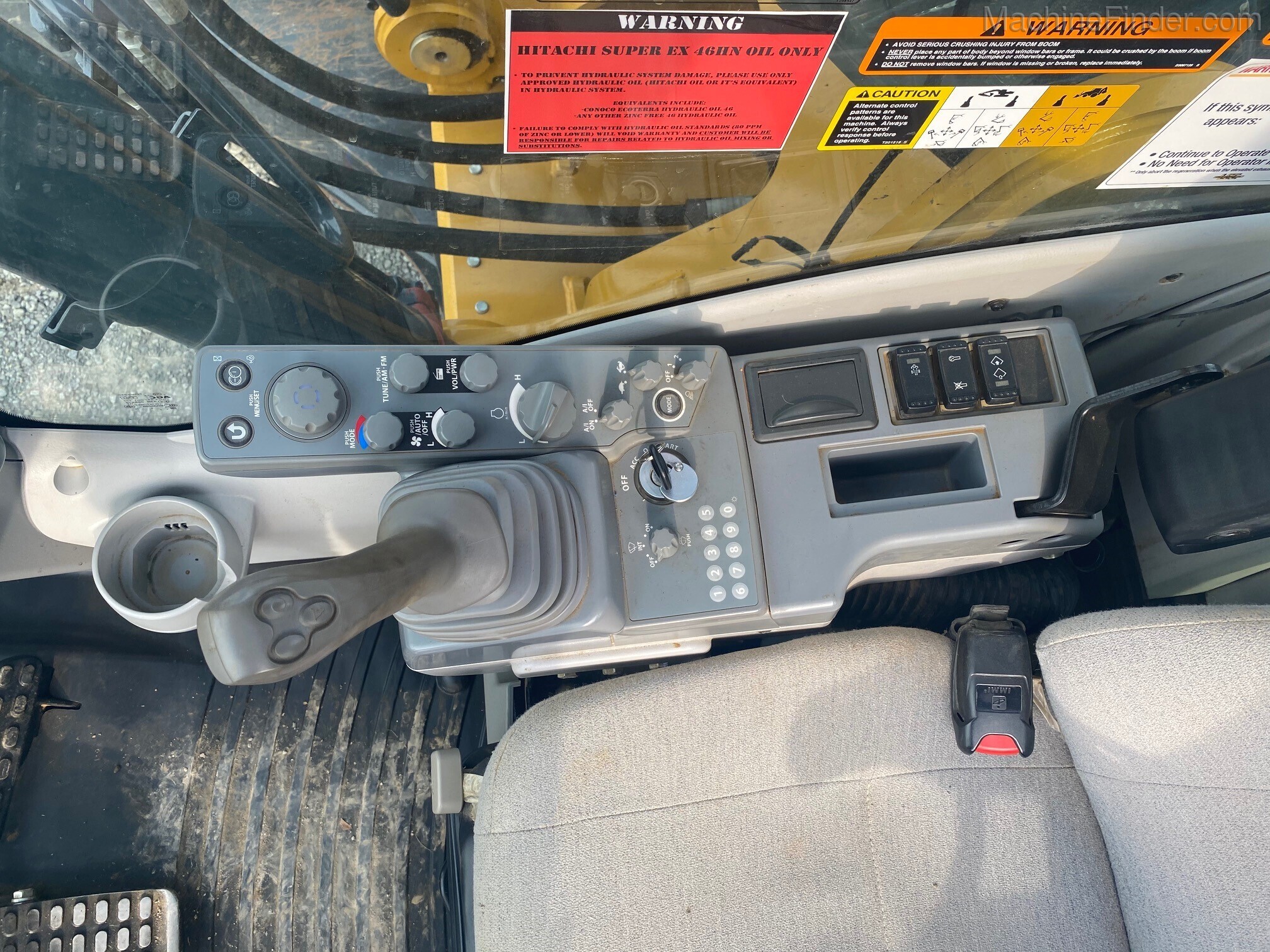 2018 John Deere 250G LC Image 11