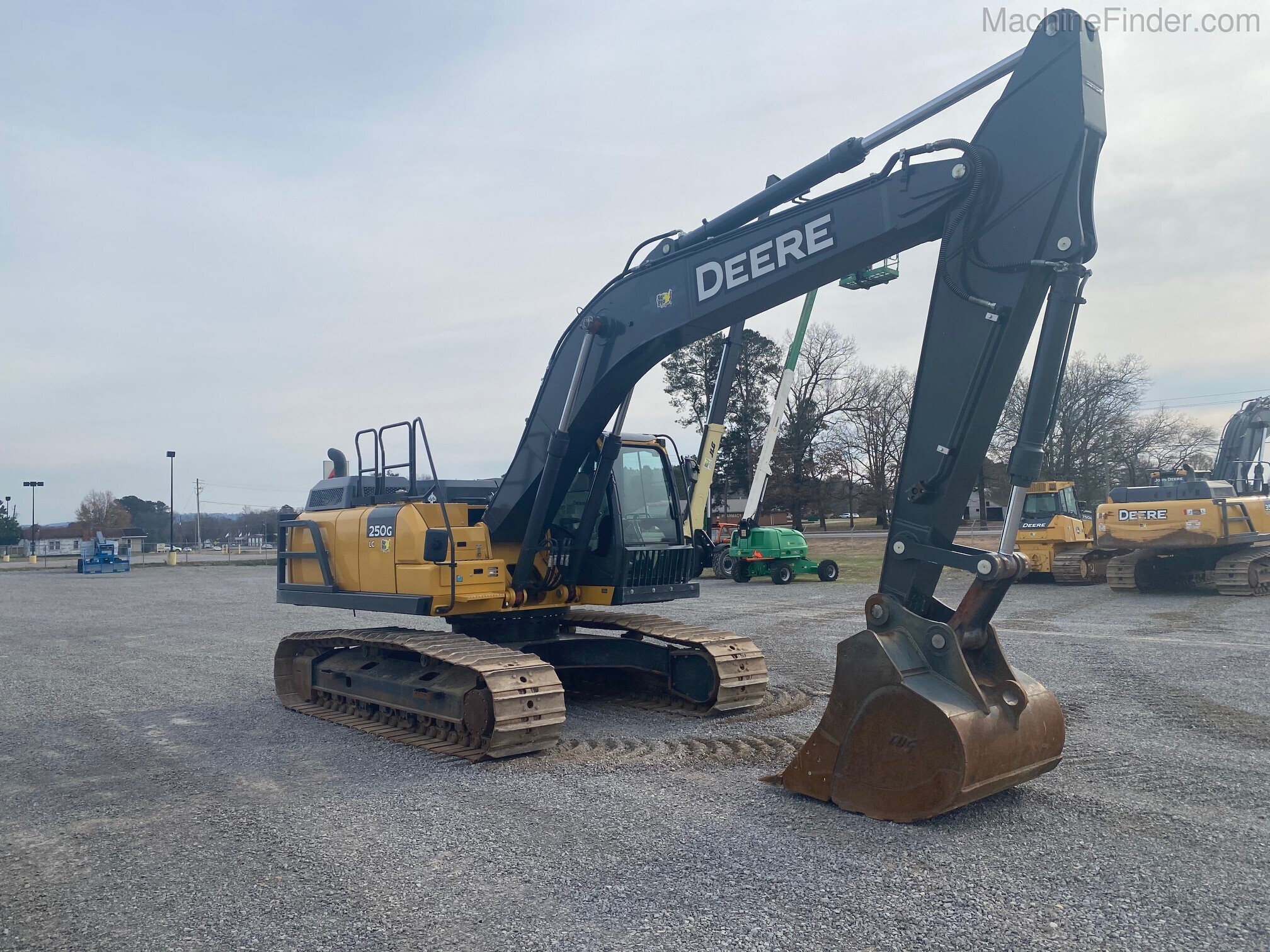 2018 John Deere 250G LC Image 2