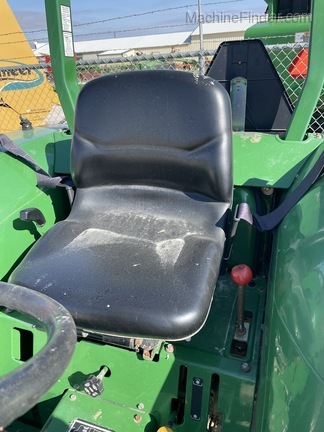 1997 John Deere 870 Image 9