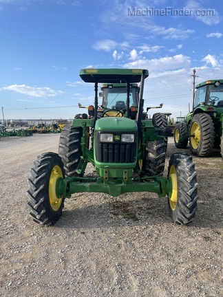2014 John Deere 5065E Image 2
