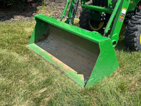 2017 John-Deere 3032E