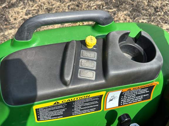 2017 John-Deere 3032E